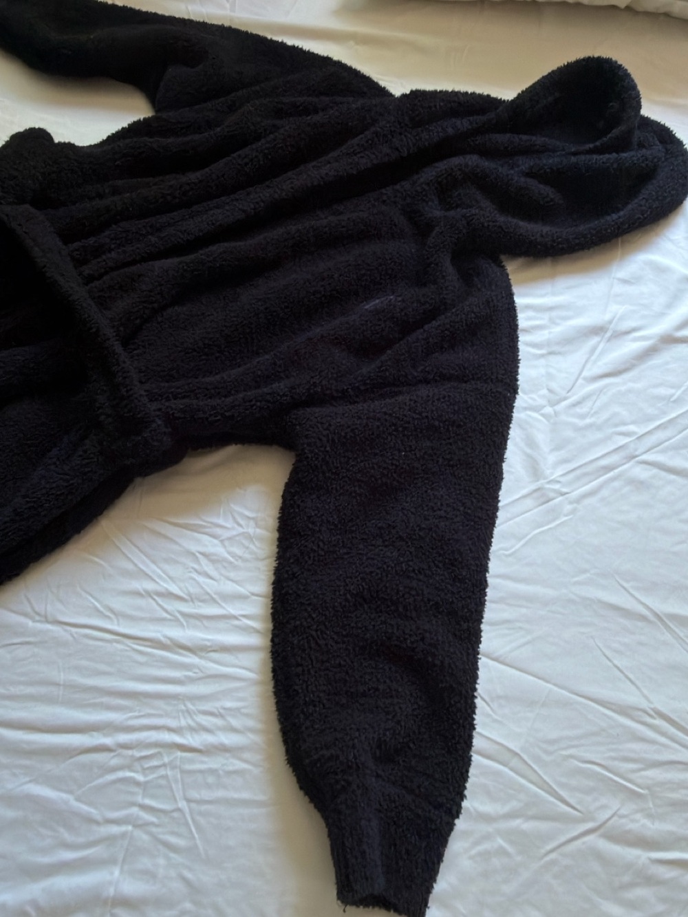 Victoria's Secret Black Long Hooded Plush Robe - Picture 4 of 6